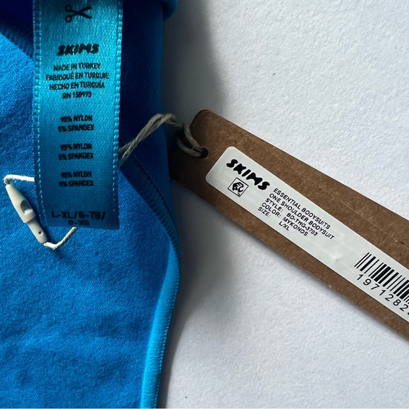 NWT SKIMS Essentials One Shoulder Bodysuit - Picture 4 of 6